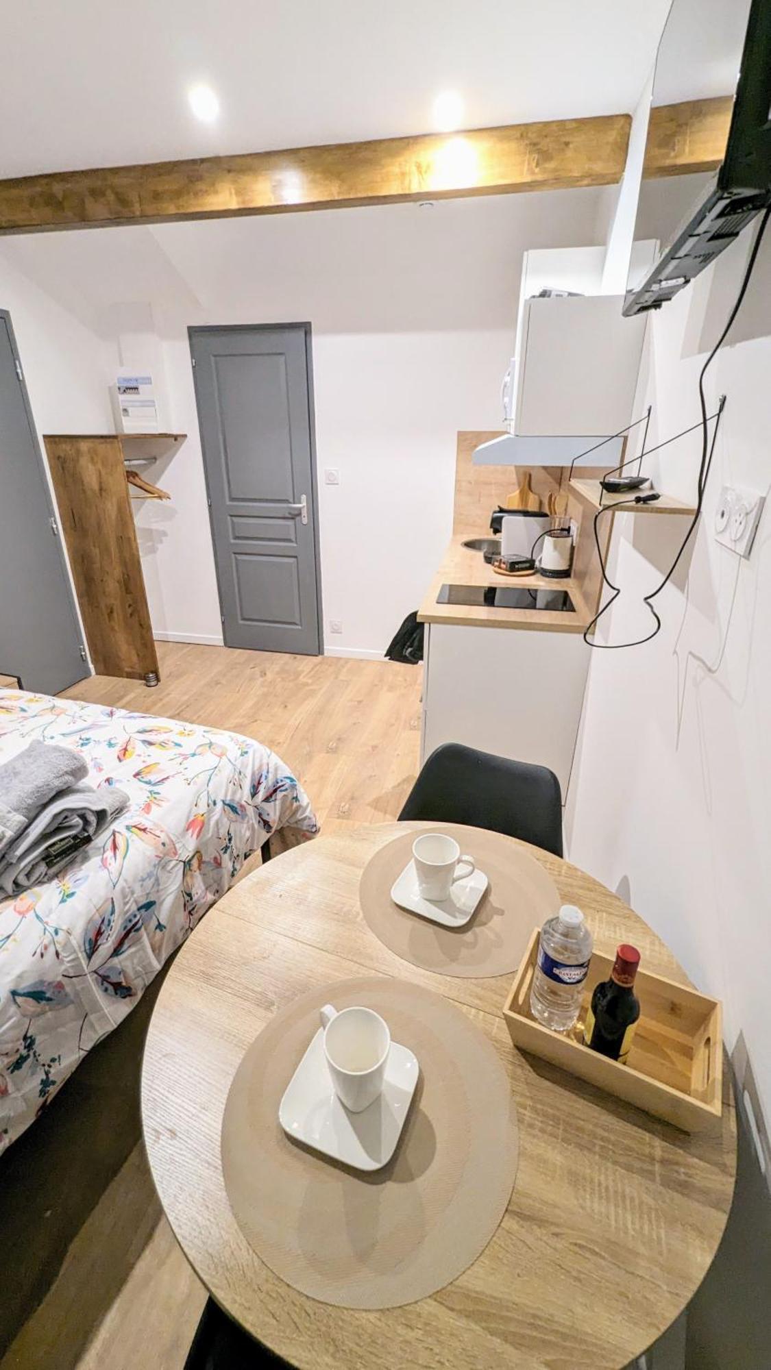 Hotel Bld-Location à Le Gond-Pontouvre Extérieur photo